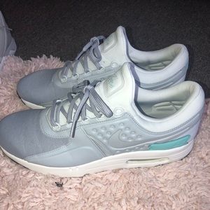 Worn once. Air max zero